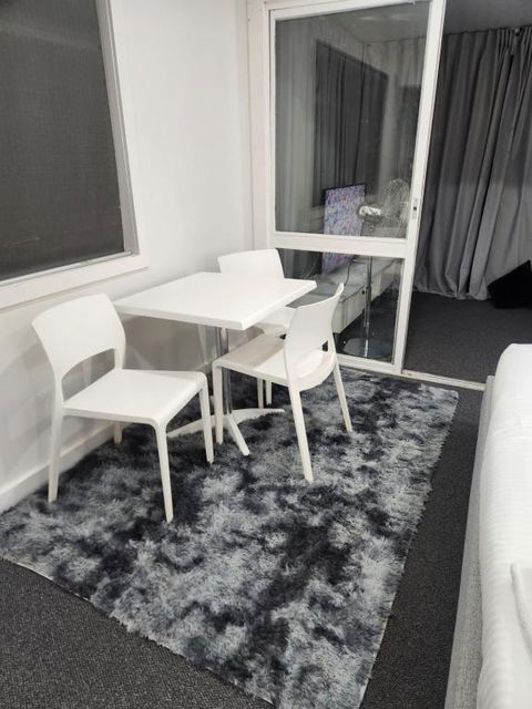 Entire Studio Apartment - Self Check-in - Port Augusta Accommodation 4