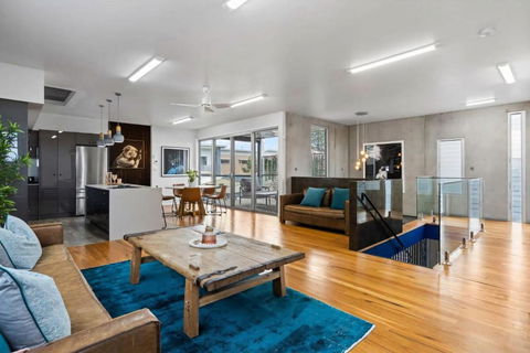 Exquisite Beachside Mansion - Port Augusta Accommodation 3