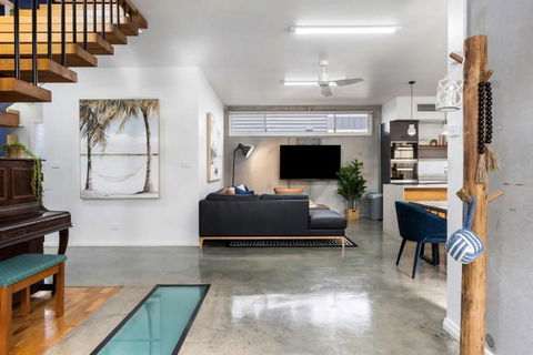 Exquisite Beachside Mansion - Port Augusta Accommodation 4