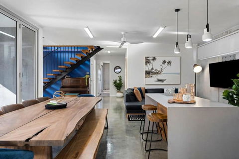 Exquisite Beachside Mansion - Port Augusta Accommodation 1