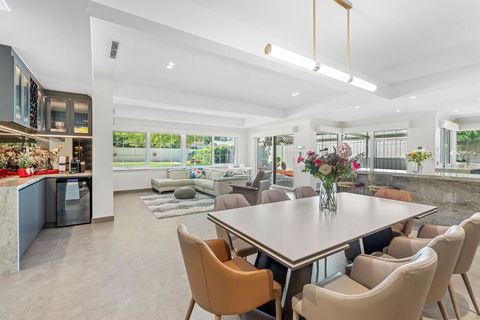 Exquisite Oasis Family Retreat - Port Augusta Accommodation 4