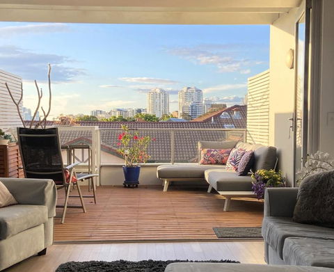 Fab Penthouse Near Bondi / Bronte, Shops & Bars - Port Augusta Accommodation 0