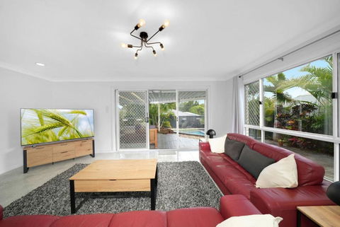 Family Escape Serene Oasis With Pool And AC - Port Augusta Accommodation 1