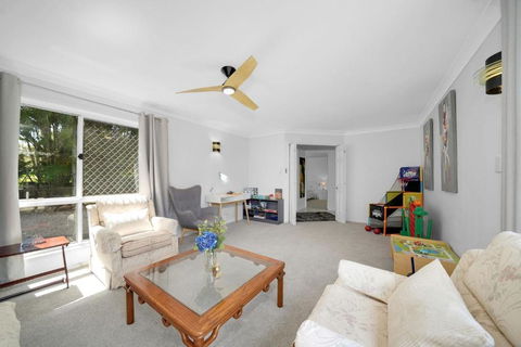 Family Escape Serene Oasis With Pool And AC - Port Augusta Accommodation 4