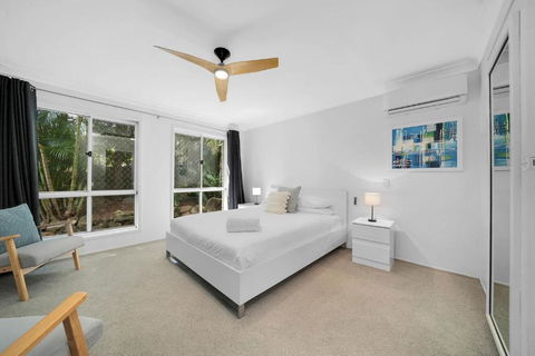 Family Escape Serene Oasis With Pool And AC - Port Augusta Accommodation 2