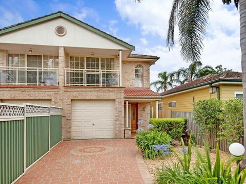 FRENCH HOUSE - Port Augusta Accommodation 0