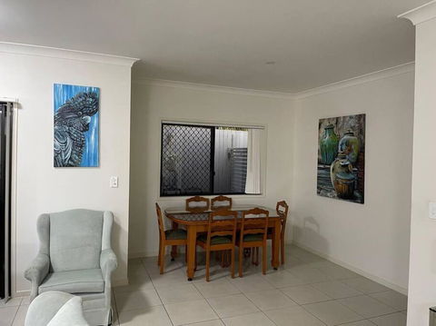 Georgina Townhouse - Port Augusta Accommodation 3