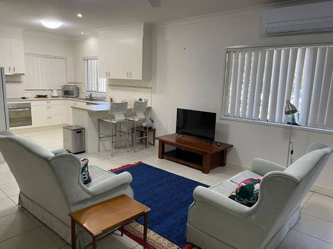 Georgina Townhouse - Port Augusta Accommodation 1