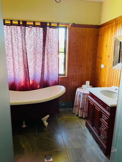 GOLDEN LACE B&B - Port Augusta Accommodation 3
