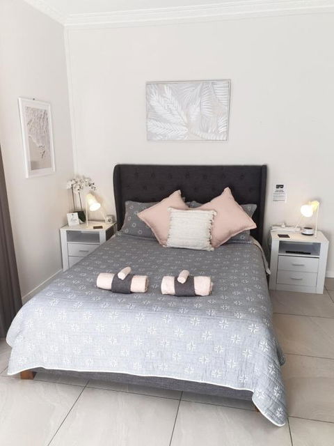 GUESTHOUSE On REGENT Bed & Breakfast - Port Augusta Accommodation 0