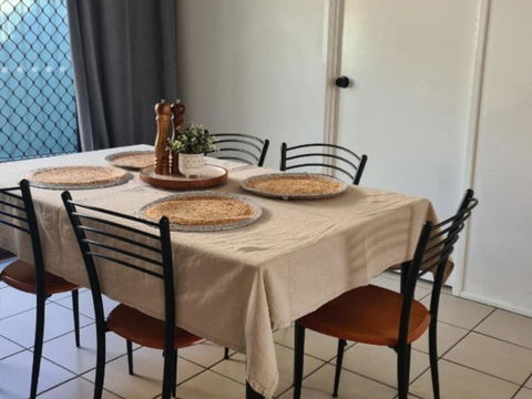 Holiday Home With Fantastic Location - Port Augusta Accommodation 1