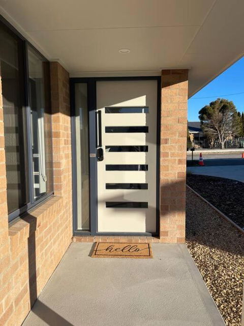 Home In Brighton - Port Augusta Accommodation 1