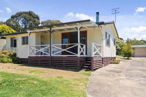 Hop Skip Cottage - Port Augusta Accommodation 0