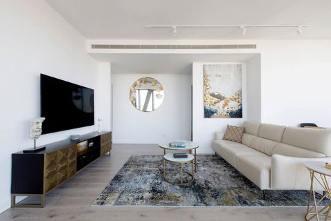 Iconic High-view Oasis Between Docklands And CBD - Port Augusta Accommodation 1