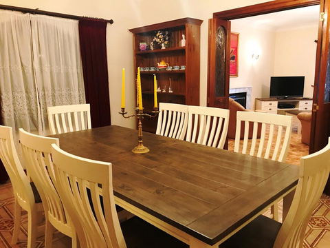 Adelaide's Holiday Home - Port Augusta Accommodation 3