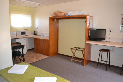 Affordable Gold City Motel - Port Augusta Accommodation 3