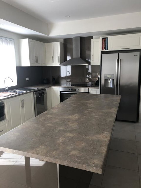 Agathas At Seacombe Gardens - Port Augusta Accommodation 1