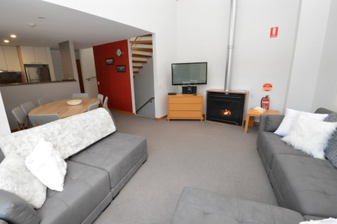 Akuna 3 - Port Augusta Accommodation 2