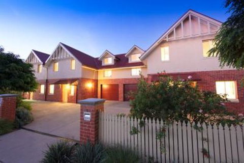 Albury Suites - Schubach Street - Port Augusta Accommodation 1