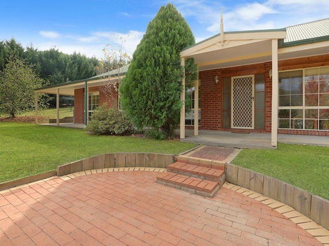 Alpine Mist - Spacious 5 Bedroom Home - Port Augusta Accommodation 0