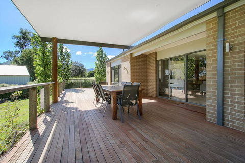Always Bright - A Bright Escape - Port Augusta Accommodation 3