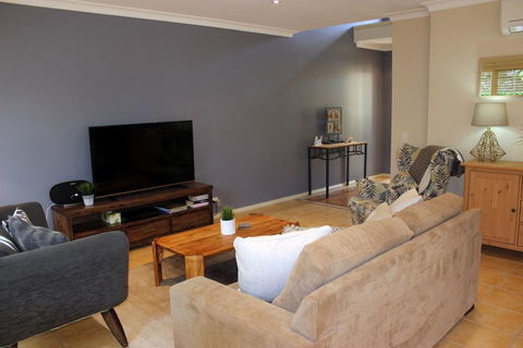 Annie's Place - Port Augusta Accommodation 2