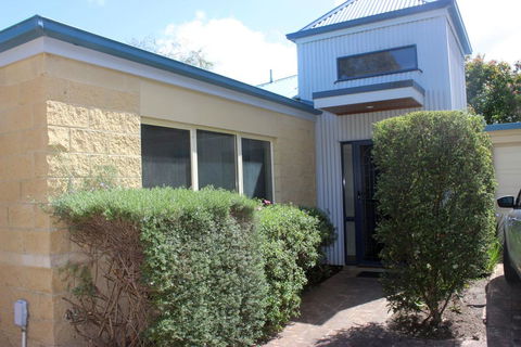 Annie's Place - Port Augusta Accommodation 0