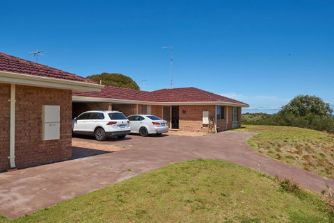 API Preston Beach Front Apartments - Port Augusta Accommodation 0