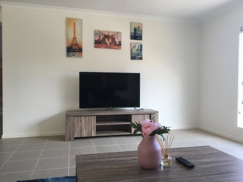 Apple House Point Cook - Port Augusta Accommodation 1