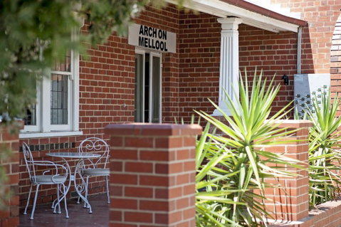 Arch On Mellool - Port Augusta Accommodation 1