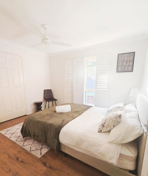 Luxury 3 BR House Near EMP - Port Augusta Accommodation 0