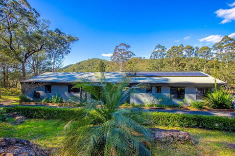 Luxury Farm House On 20 Acres - Sleeps 22 - Port Augusta Accommodation 2