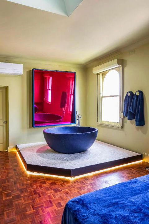 Luxury Space In Victorian Mansion. Hot Tub! - Port Augusta Accommodation 0