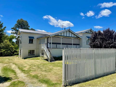MAGNOLIA HOUSE ON THE CREEK - STANTHORPE - Port Augusta Accommodation 0