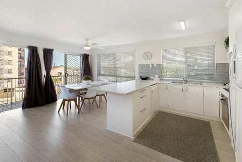 MAINSAIL8- MOOLOOLABA BEACH - Port Augusta Accommodation 2
