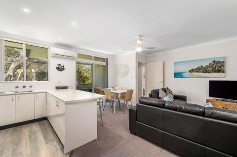 Maliblue 51 Main Street Crescent Head - Port Augusta Accommodation 1