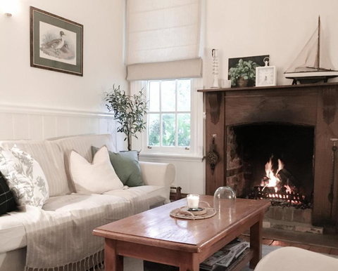 MARIGOLD COTTAGE Charming 1870s Central Daylesford Cottage - Port Augusta Accommodation 2