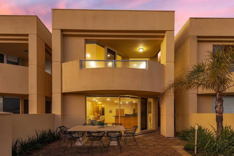 Marina House Next To Beach - Port Augusta Accommodation 2