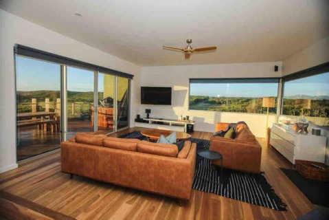 Martyrs Lookout - Luxury Accommodation - Port Augusta Accommodation 2