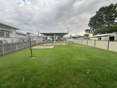 Massive 3 Bedroom Home With Backyard - Port Augusta Accommodation 2