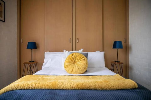 Mid-century Gem - Geelong CBD - Port Augusta Accommodation 0