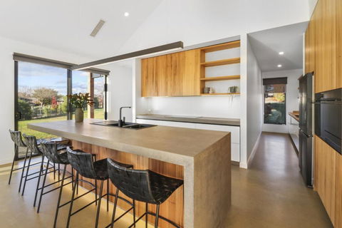 Mayple Peaks - Port Augusta Accommodation 3
