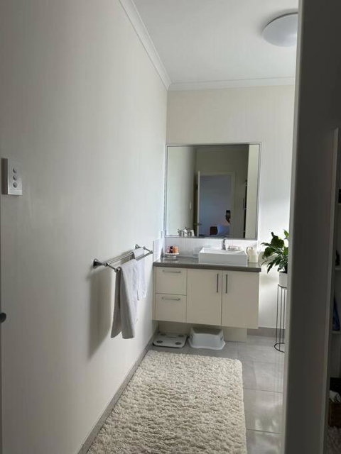 Modern Home Close To CBD - Port Augusta Accommodation 3