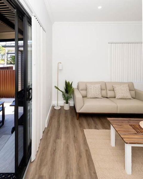 Modern Home In The Heart Of Bankstown - Port Augusta Accommodation 0