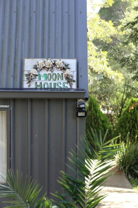 Moon House - Port Augusta Accommodation 0