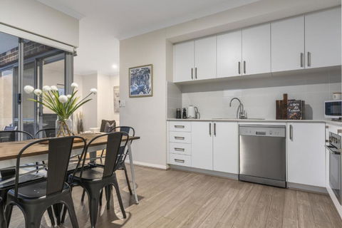 Modernista Getaway Your Airport Retreat - Port Augusta Accommodation 2