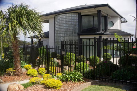 Mount Archer Manor - Port Augusta Accommodation 3