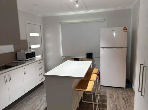 Mt Isa - Emerald Gem 3 Bedroom Home QUIET AREA - Port Augusta Accommodation 2