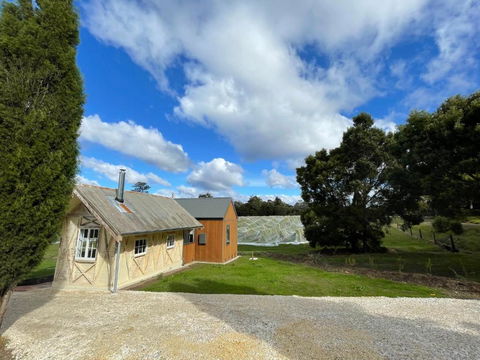 NEST- Luxury Vineyard Accommodation - Port Augusta Accommodation 3