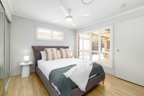 NEW 3BR Serene Creekside Retreat In Helensvale - Port Augusta Accommodation 1